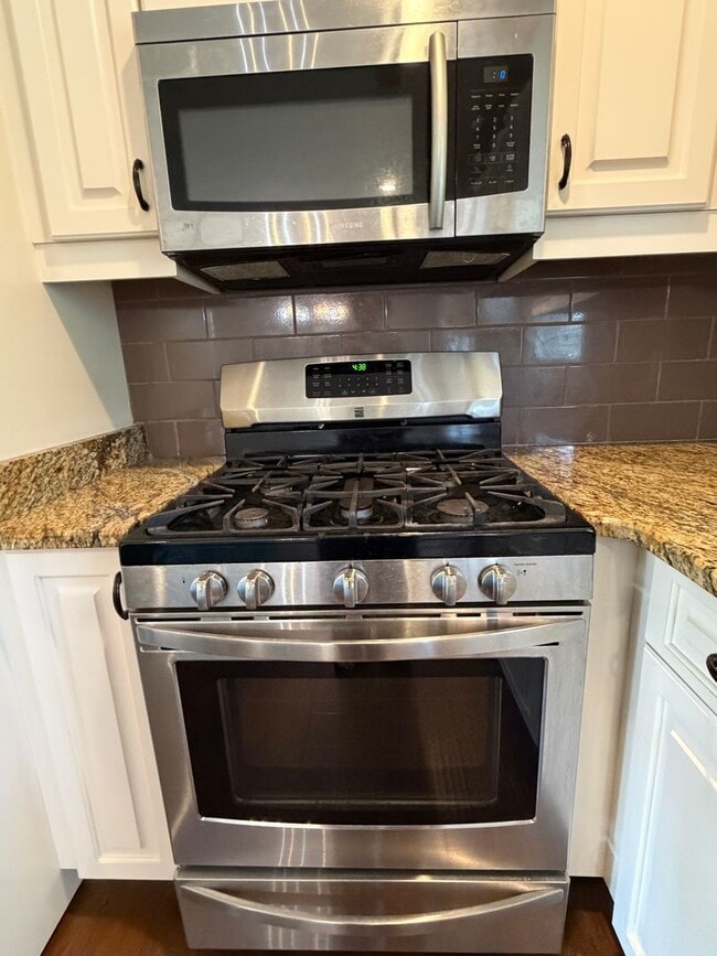 Building Photo - Sharon Hills Neighborhood