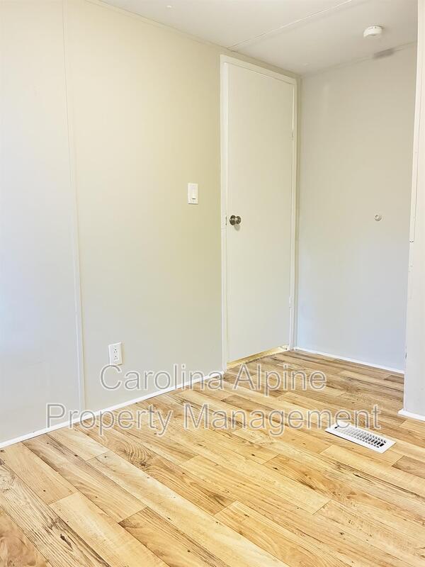 Building Photo - 143 Bluebird Ln