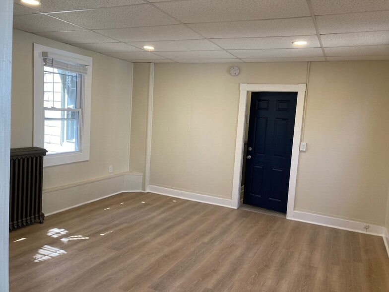 Building Photo - 64 Gray St