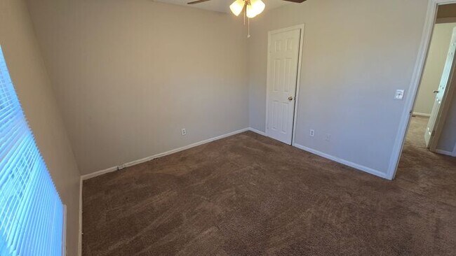 Building Photo - West Columbia