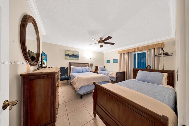 Building Photo - 4040 Crystal Lake Dr