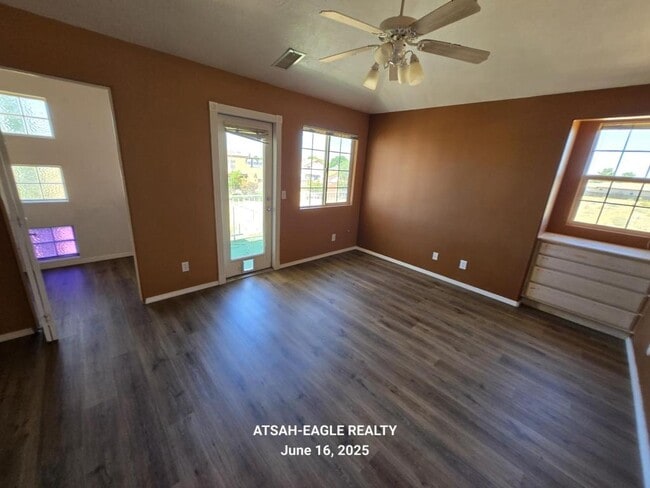 Building Photo - 1200 Glen Canyon Dr