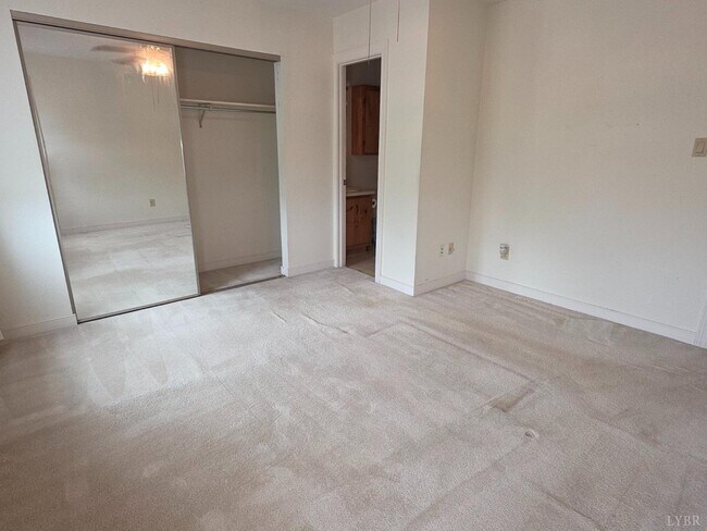Building Photo - 42 Cavalier Ct