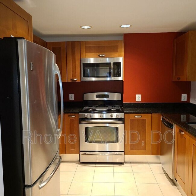 Building Photo - 2451 Midtown Ave