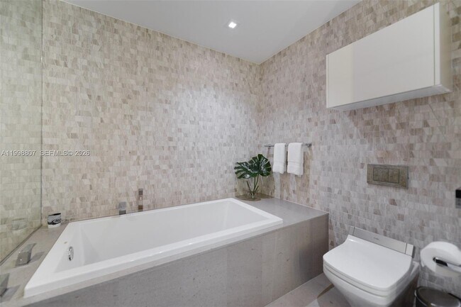 Building Photo - 68 SE 6th St