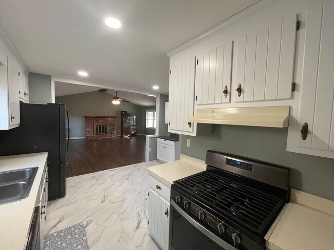 Building Photo - Lovely Single Family Ranch Home in Edgefield