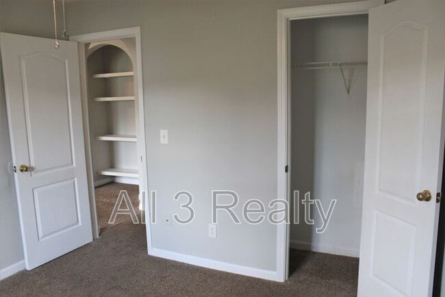 Building Photo - 209 Misty Ridge Trail