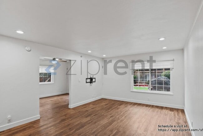 Building Photo - 129 John Kirk Ct