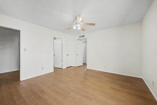 Building Photo - 2605 E Lemon St