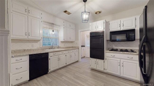 Building Photo - 4056 Wares Ferry Rd