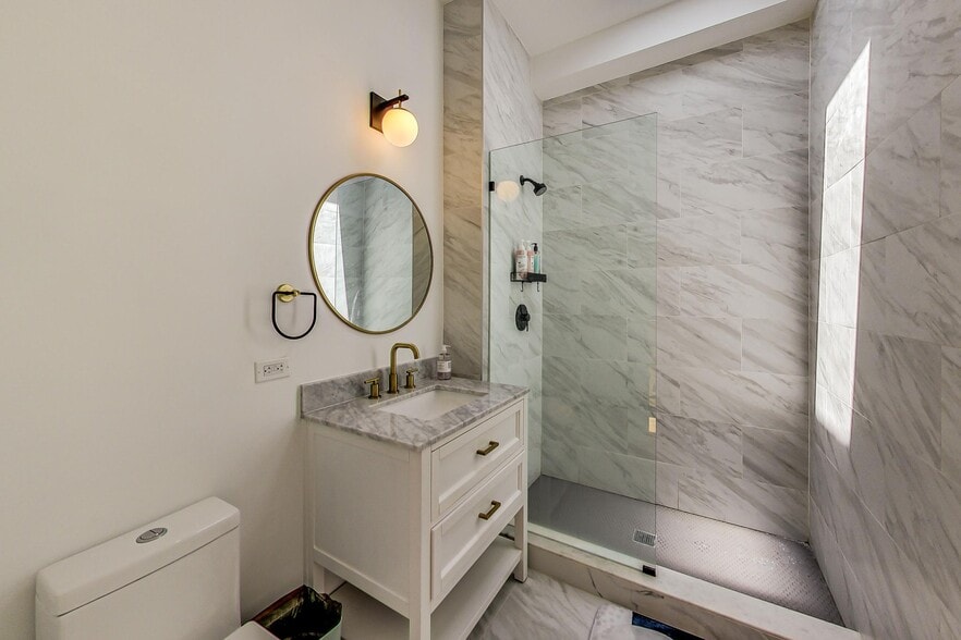 Building Photo - 25 U St NE