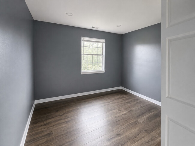 Building Photo - 116 Gant Cir