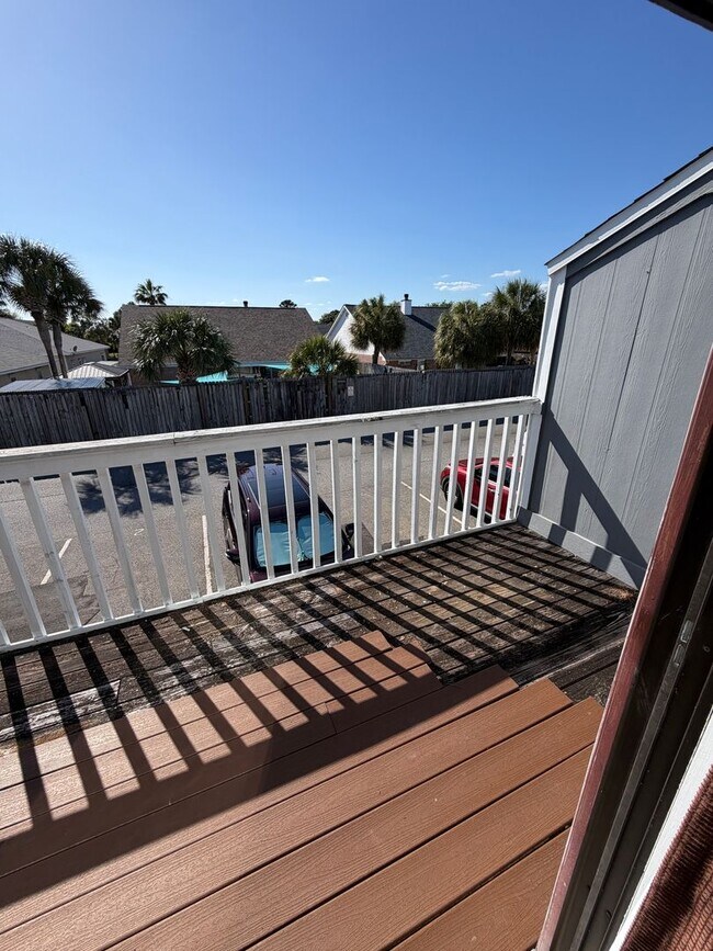 Building Photo - Coastal Living in the Heart of Destin