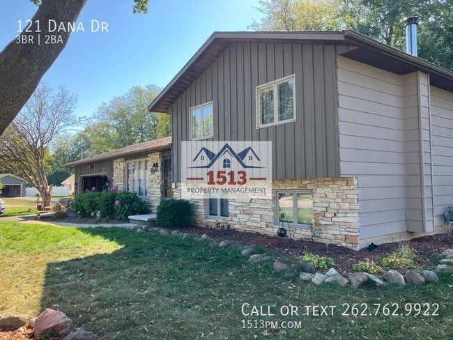 Building Photo - 121 Dana Dr