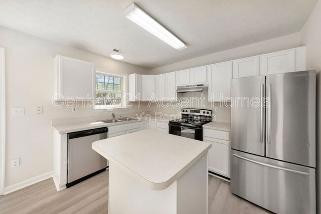 Building Photo - 9907 Warwick Pl