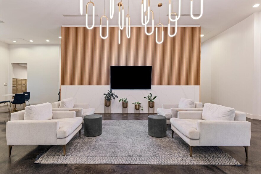 Building Photo - 1510 Demonbreun St