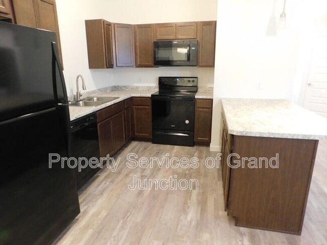 Building Photo - 658 Brookwillow Dr