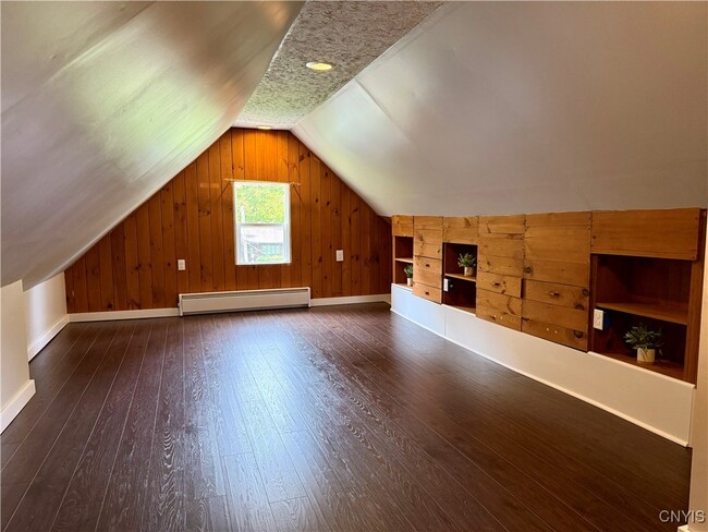 Building Photo - 37 White St