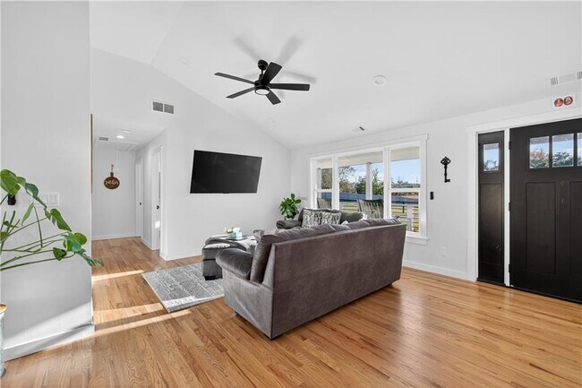 Building Photo - 1324 Ace Mcmillian Rd