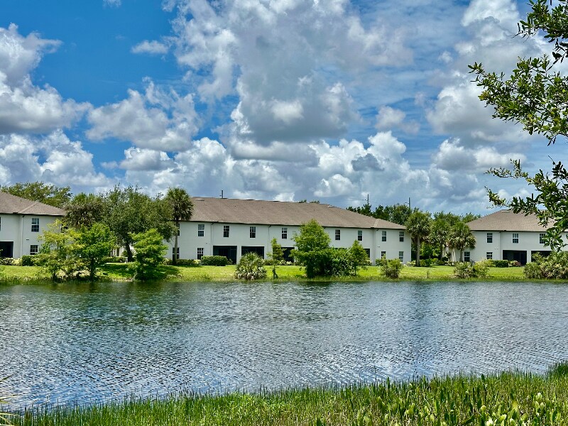 Building Photo - 9077 Gervais Cir