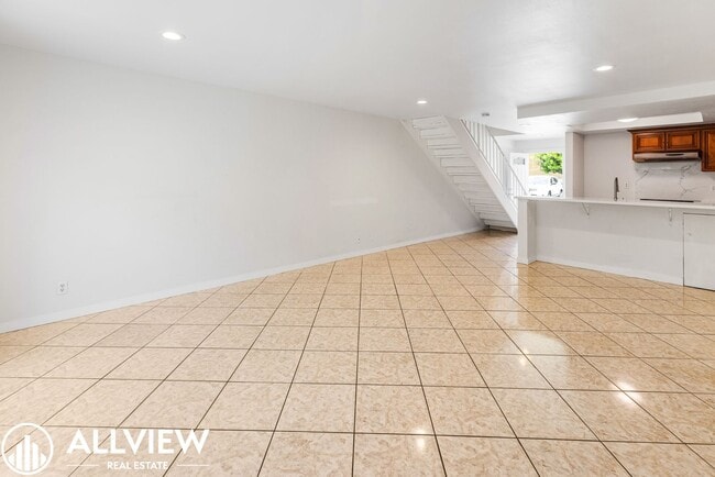 Building Photo - Beautifully Renovated 2-bedroom, 1.5-bath ...