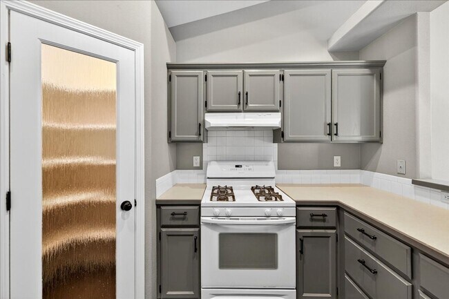 Building Photo - Comfortable & Convenient Living Near CWI a...