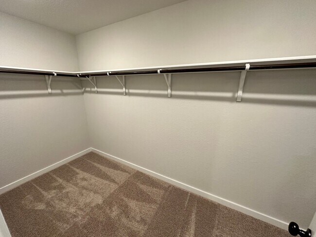 Building Photo - 14607 Emerio Dr