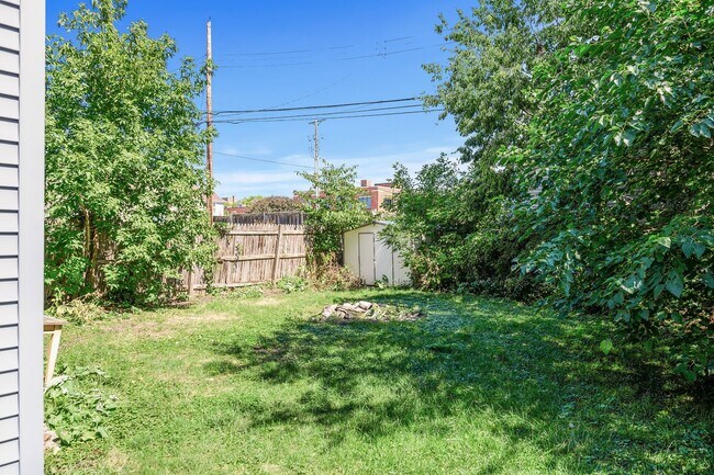 Building Photo - Incredible 5BD/2BA HGTV Remodeled Home near U of M & Dinky Town! Avail. 9/1/26!