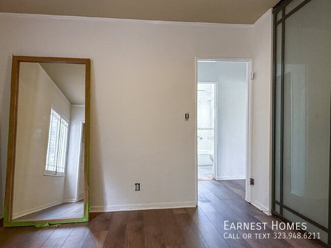 Building Photo - 1401 Dartmouth Dr