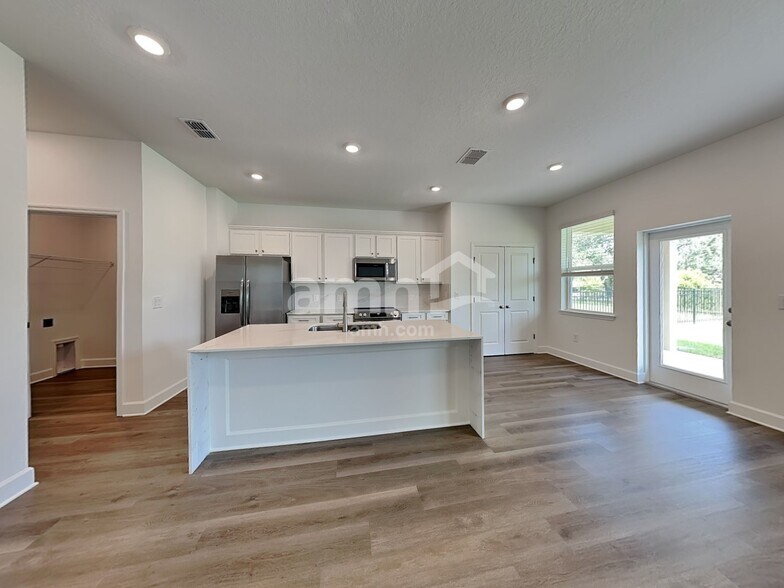 Building Photo - 16632 Cheyanne Ct