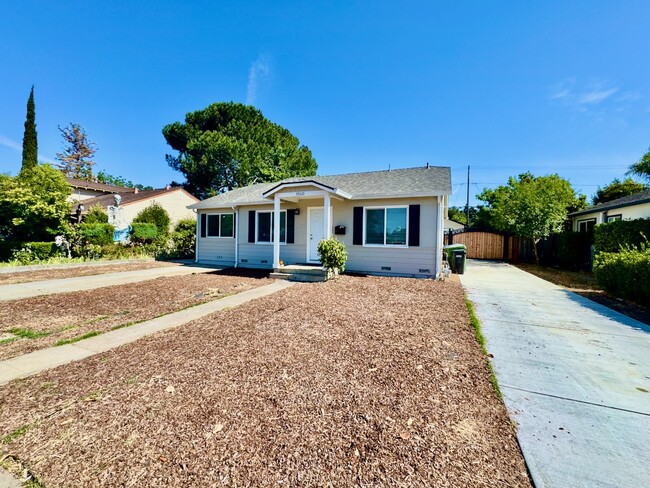 Primary Photo - 15110 Woodard Rd