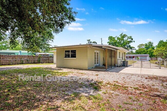 Building Photo - 10545 Citrus Ln