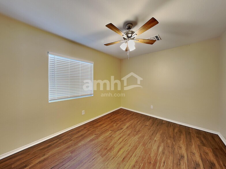 Building Photo - 22031 N 30th Ln