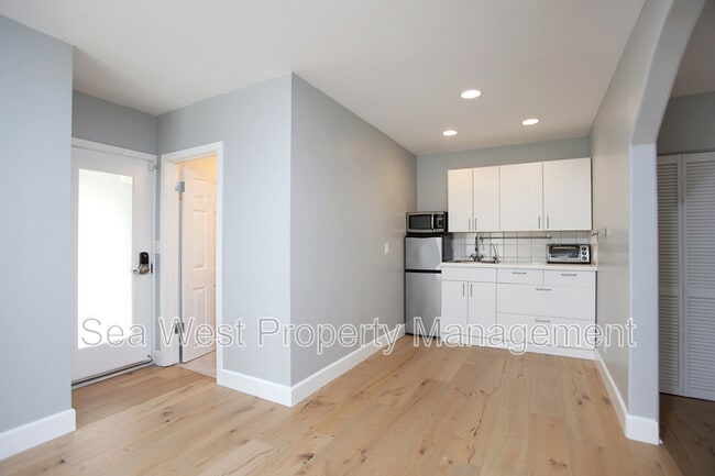 Building Photo - 7128 Almaden Ln