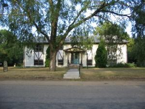 Primary Photo - Viking Apartments