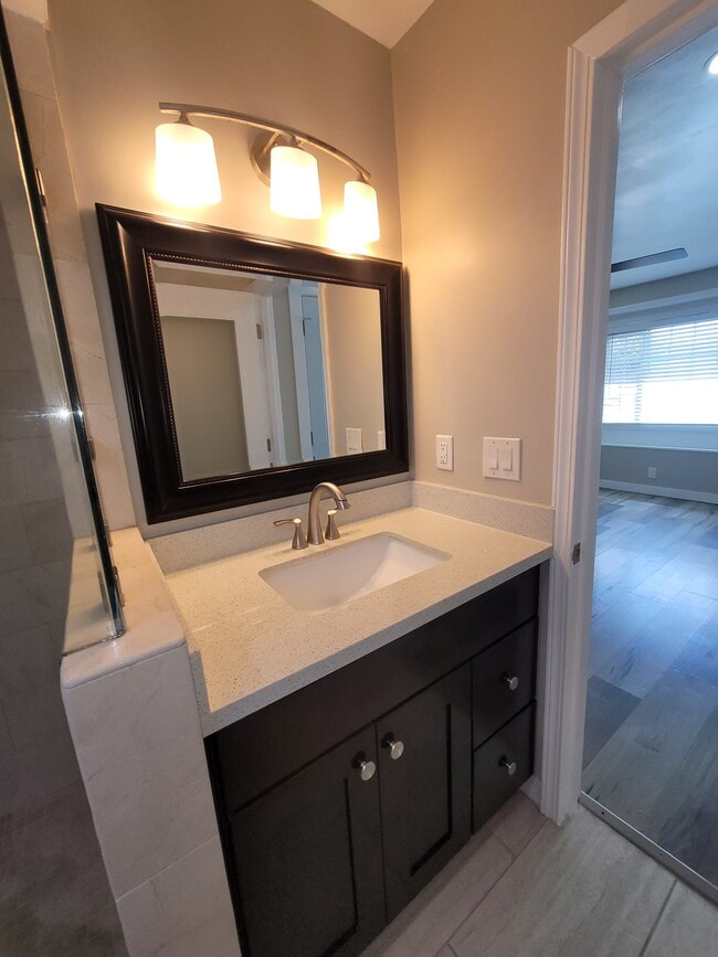 Building Photo - 8743 Dorion St