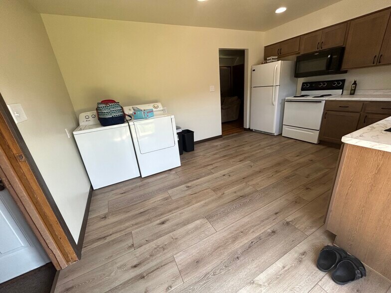 Building Photo - 1421 Starbeck Cir