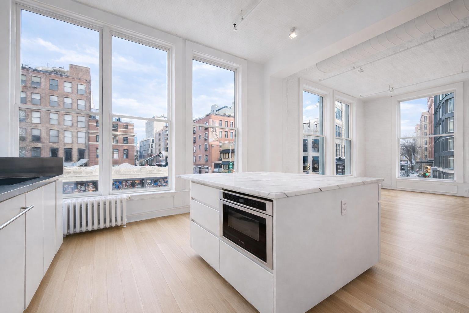 Building Photo - 54 Bleecker St