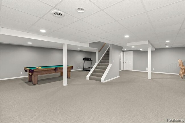 Building Photo - 5648 Whitfield Dr