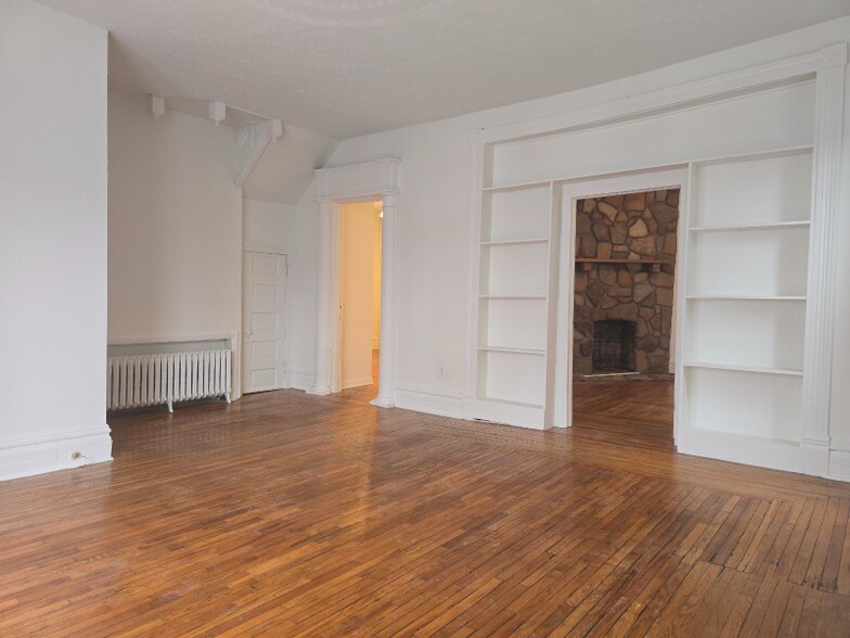 Building Photo - 2614 Broad Ave