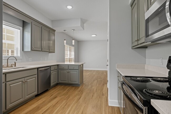 Building Photo - Beautiful New Construction Townhouse