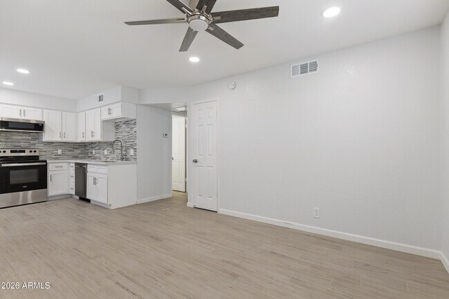 Building Photo - 45 N San Jose
