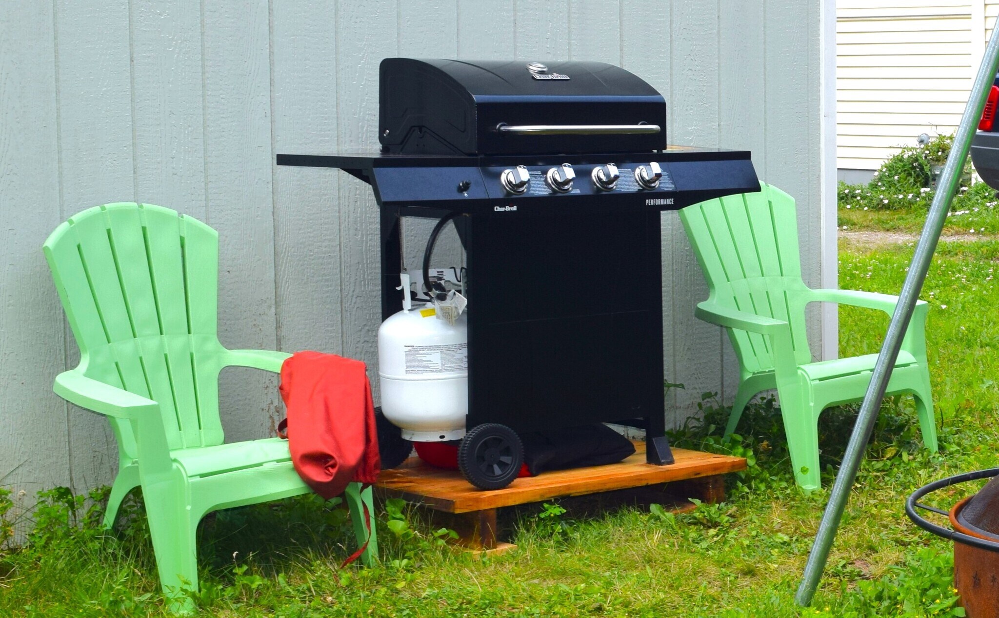 Building Photo - 102 E Irving Ave