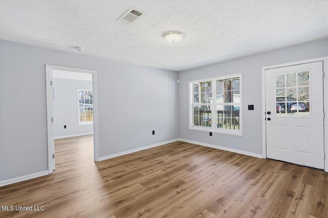 Building Photo - 936 Jenkins St