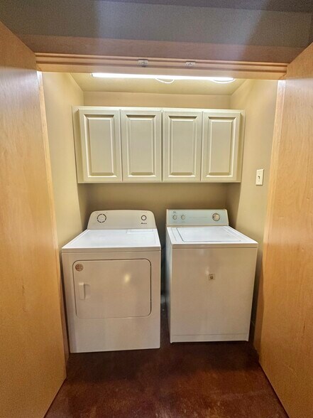 Building Photo - 1165 Vail Way N