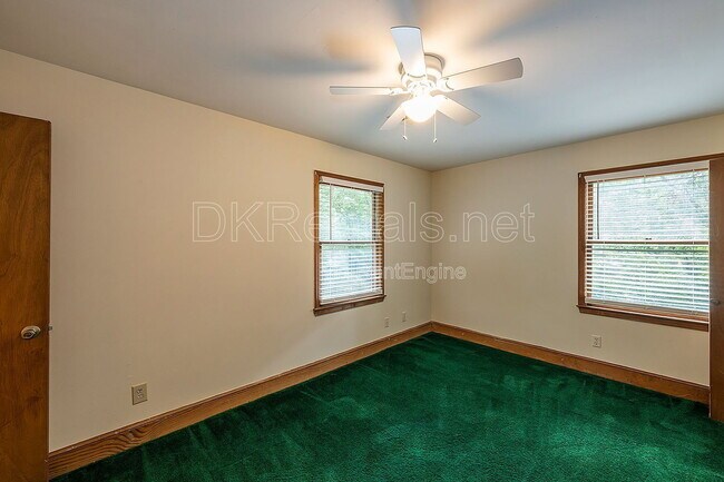 Building Photo - 425 Ansley St