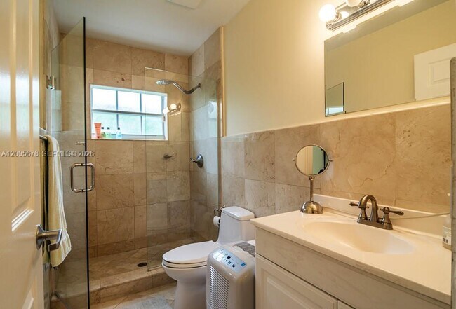 Building Photo - 1237 Aduana Ave