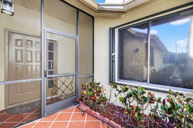 Building Photo - 870 NW 32nd Ave