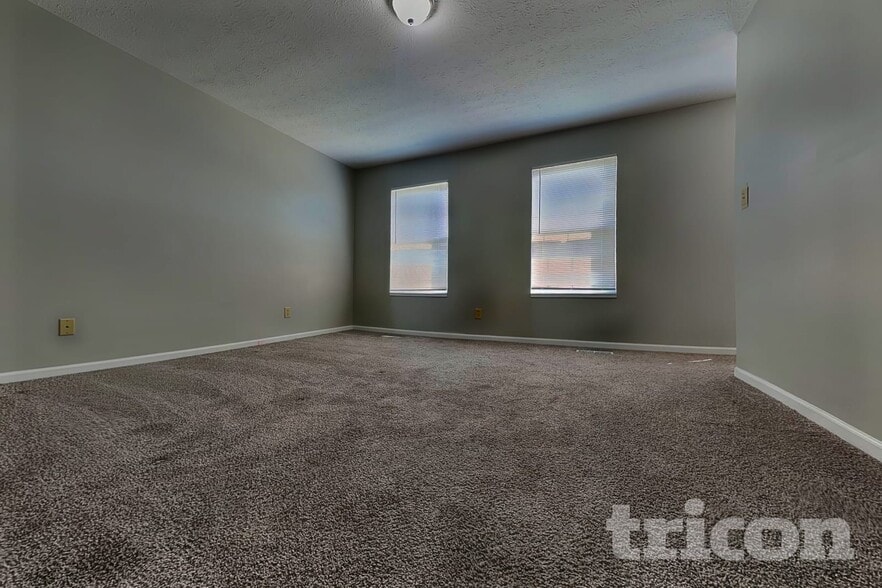 Building Photo - 1426 Auburn Dr