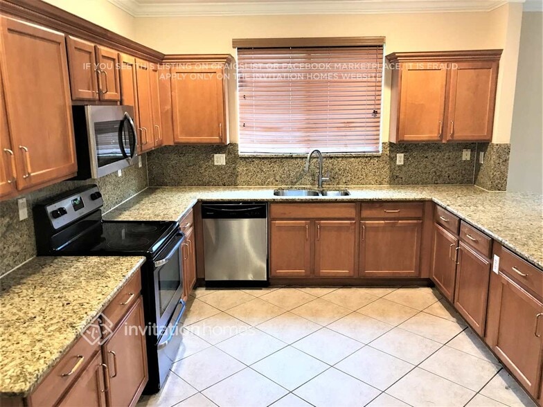 Building Photo - 946 NW 206th St